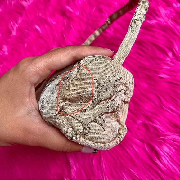 Mini Gold Filigree Barrel Purse - Picture 4 of 11